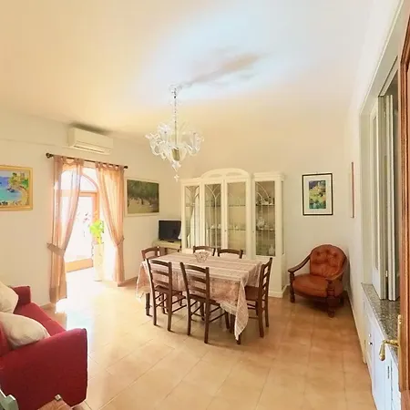 Casa Danira - *