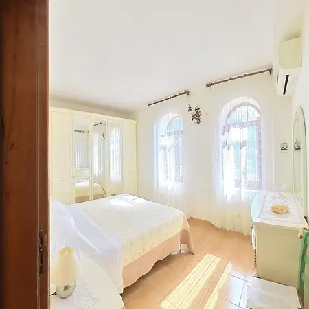 Prázdninový dům Casa Danira - *